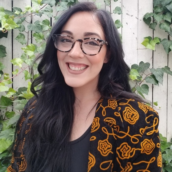 Meet your Posher, Alexandra - Picture 1 of 1